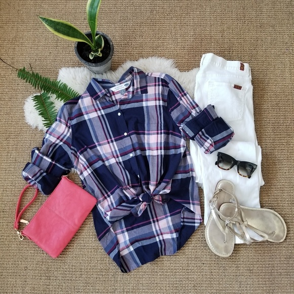 Old Navy Tops - 💕Perfect Plaid💕Button Down